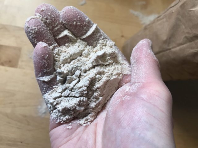 flour colour
